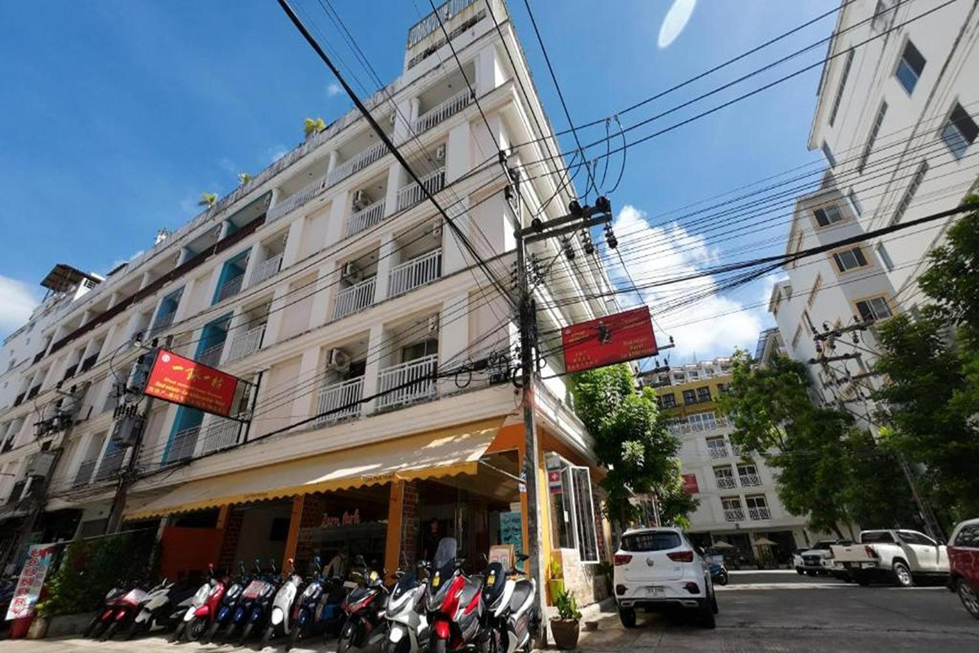 One World One Home Patong 2 Exterior foto